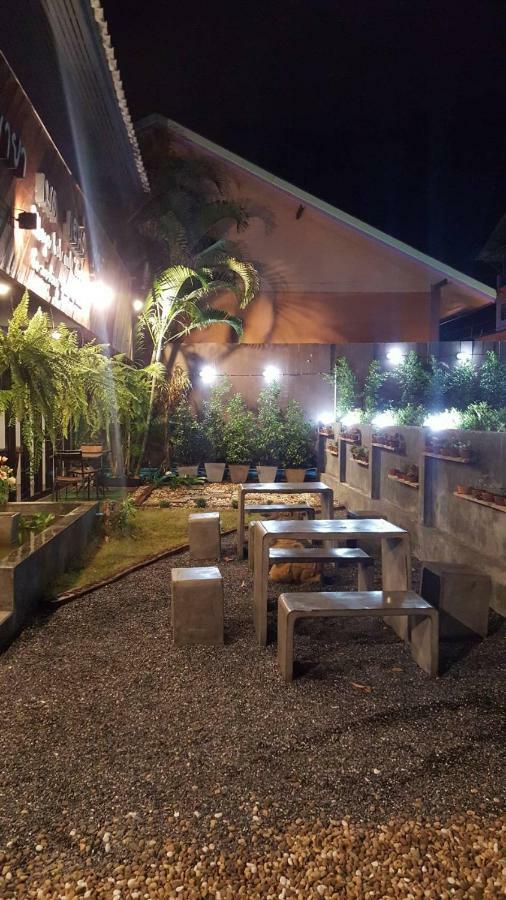 Maya Bed And Food Hostel Чиангмай Экстерьер фото