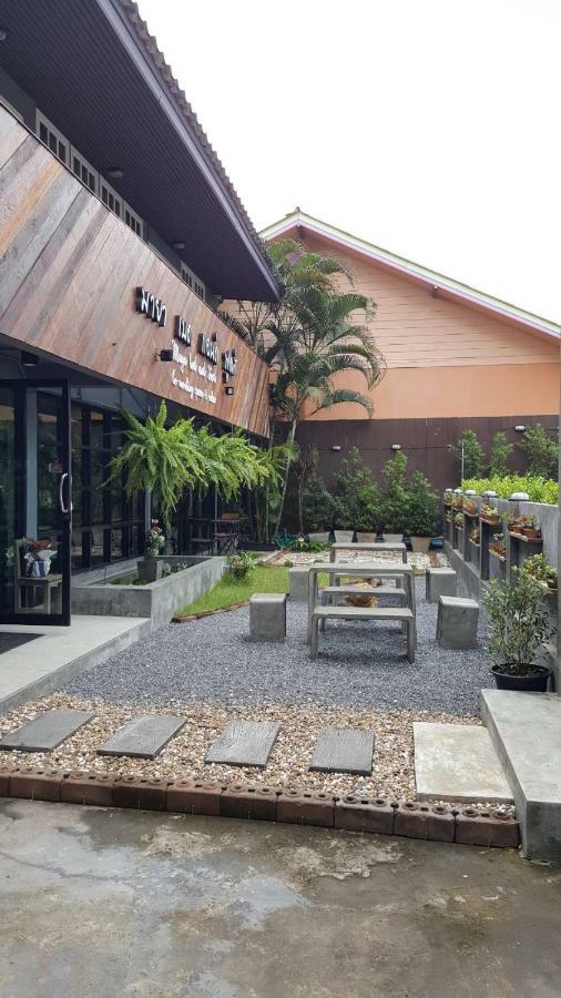 Maya Bed And Food Hostel Чиангмай Экстерьер фото