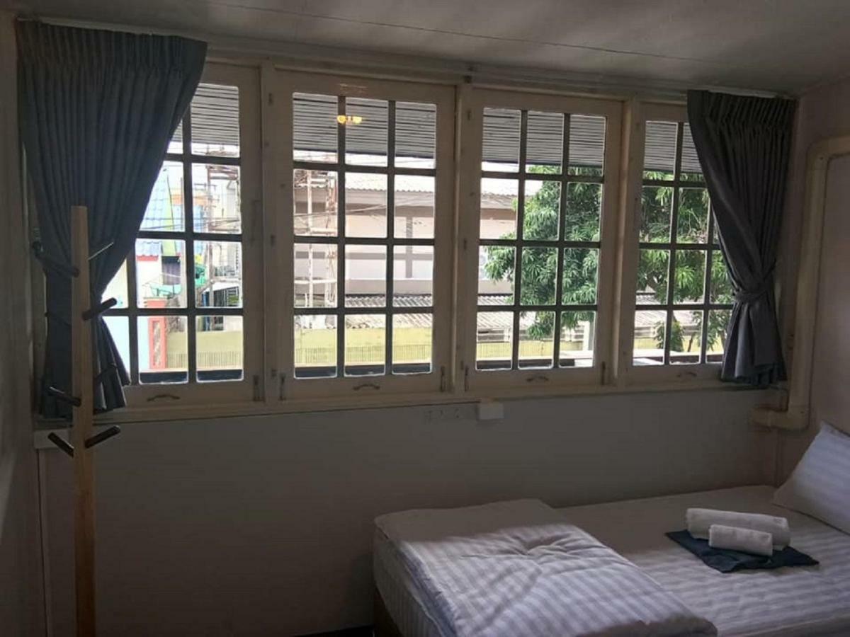 Maya Bed And Food Hostel Чиангмай Экстерьер фото